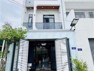 NHÀ MỚI Full nội thất cao cấp .Có phòng karaoke.