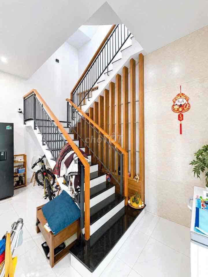 kDC Sài Gòn Villagec.Căn Góc 2 mặt tiền . 1 trệt , 1 lầu , Sân Thượng