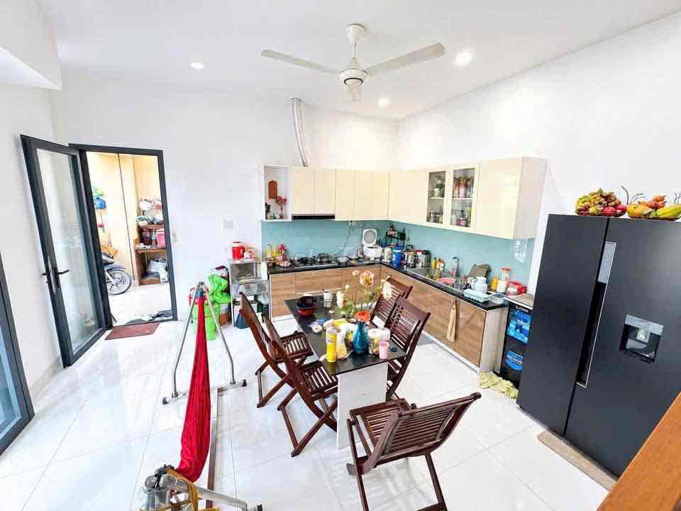 kDC Sài Gòn Villagec.Căn Góc 2 mặt tiền . 1 trệt , 1 lầu , Sân Thượng