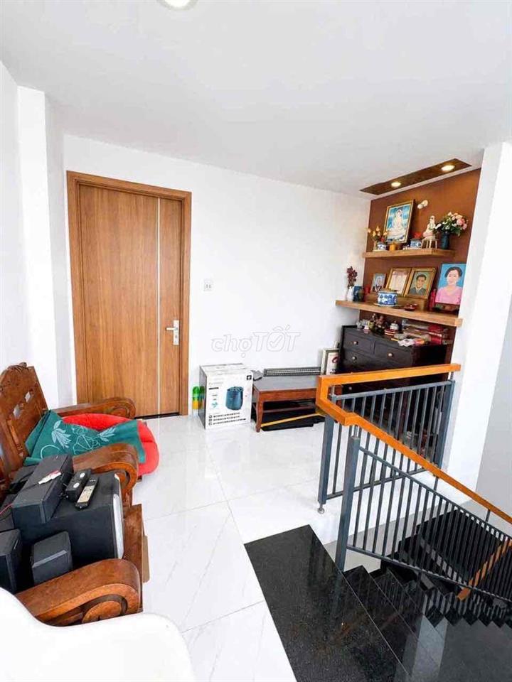 kDC Sài Gòn Villagec.Căn Góc 2 mặt tiền . 1 trệt , 1 lầu , Sân Thượng