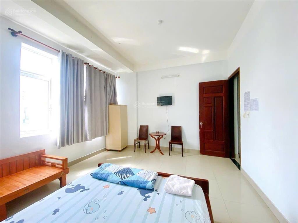 Bán khách sạn doanh thu 130tr/tháng, mặt tiền đường, lê văn việt, quận 9 cũ, ngang 10m, giá 28tỷ