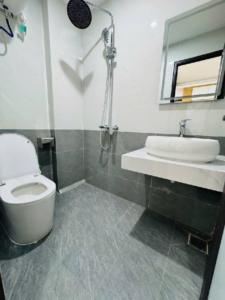 NHÀ PHỐ VŨ NGỌC PHAN 5.5 TẦNG THANG MÁY_30M RA Ô TÔ_NGÕ NÔNG THÔNG_NHÀ MỚI ĐẸP VỀ Ở NGAY, hơn 7 tỷ