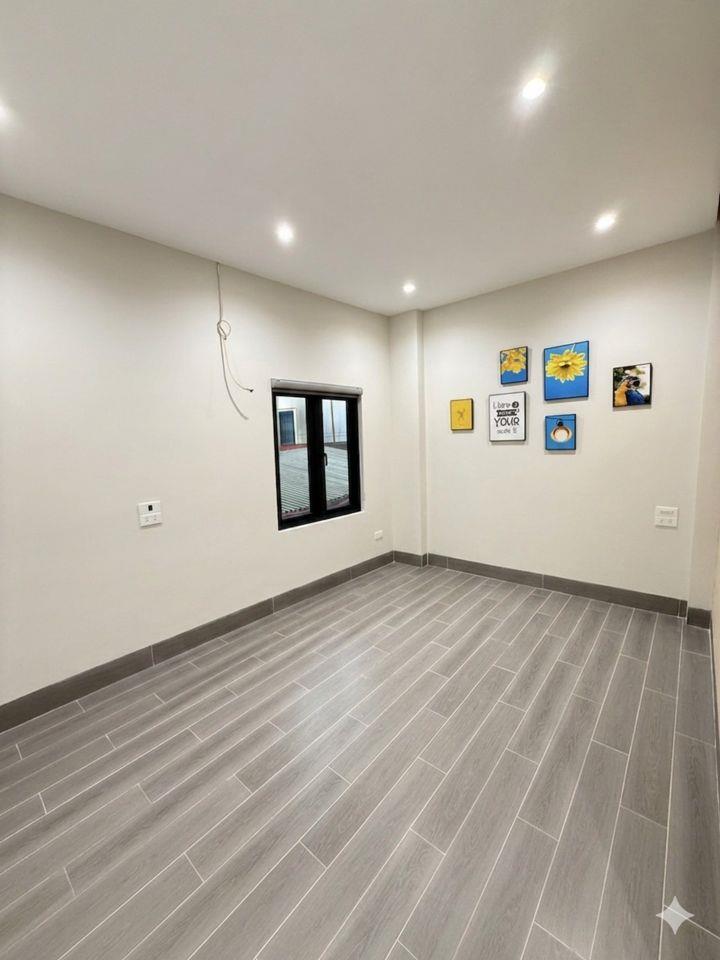 NHÀ GẦN PHỐ CÁT LINH_10M RA PHỐ & Ô TÔ_NGÕ THÔNG_31m2 x 5T_FULL NỘI THẤT XỊN, hơn 8 tỷ