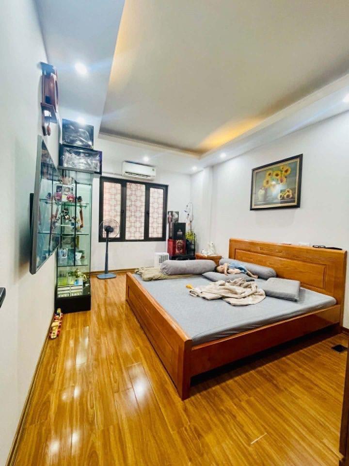 NHÀ ĐẸP GẦN PHỐ TÔN ĐỨC THẮNG_NGÕ THÔNG_35m2 x 4T_2 MẶT THOÁNG, 9 tỷ
