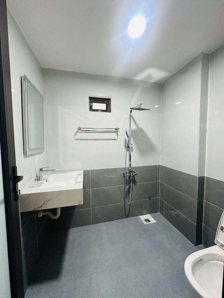 NHÀ XÂY MỚI ĐẸP PHỐ TÔN THẤT TÙNG_NGÕ THÔNG THOÁNG_34m2 x 5T_NỘI THẤT ĐẸP, nhỉnh 9 tỷ
