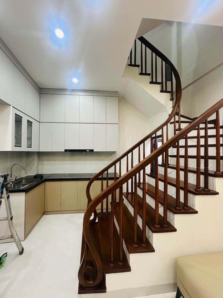 NHÀ XÂY MỚI ĐẸP PHỐ TÔN THẤT TÙNG_NGÕ THÔNG THOÁNG_34m2 x 5T_NỘI THẤT ĐẸP, nhỉnh 9 tỷ