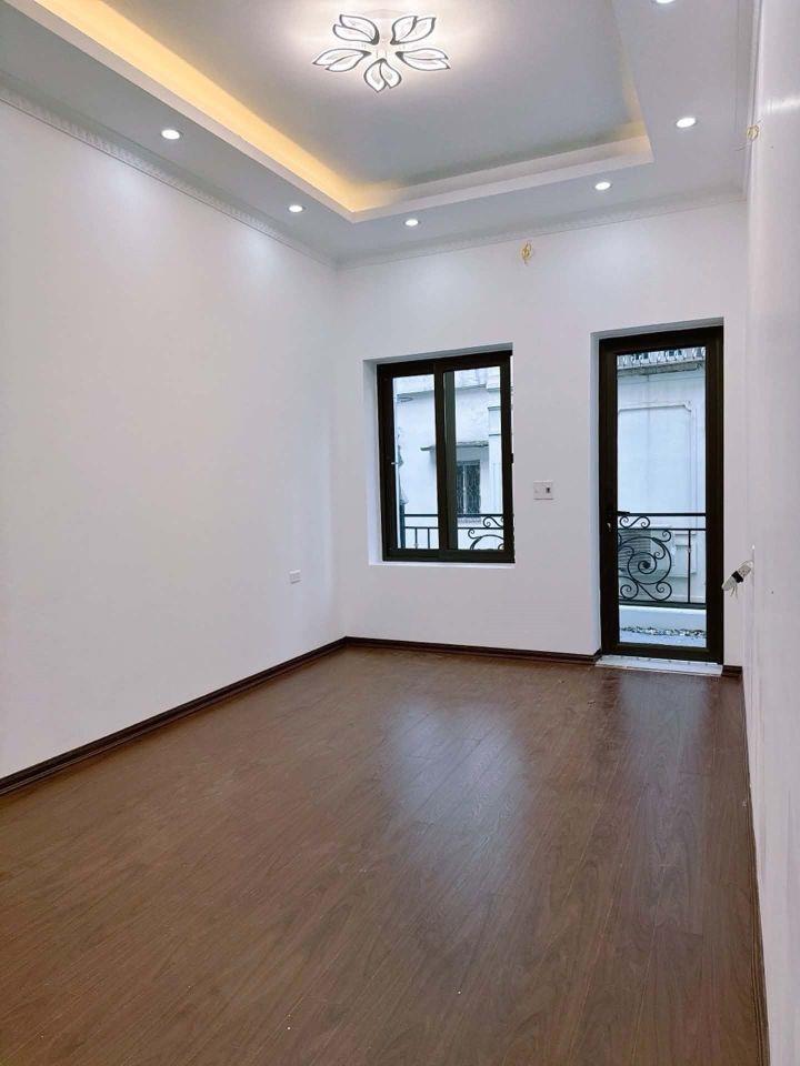 NHÀ 6 TẦNG THANG MÁY PHỐ HÀO NAM_42m2_NGÕ THÔNG_XÂY MỚI ĐẸP_VỀ Ở NGAY, hơn 10 tỷ