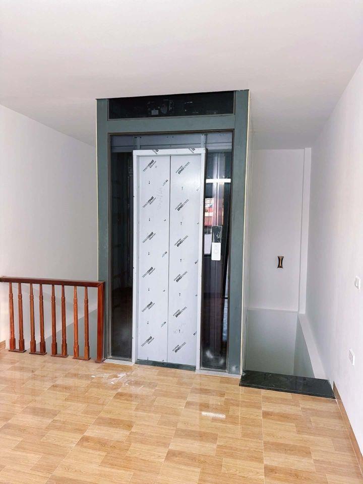 NHÀ 6 TẦNG THANG MÁY PHỐ HÀO NAM_42m2_NGÕ THÔNG_XÂY MỚI ĐẸP_VỀ Ở NGAY, hơn 10 tỷ
