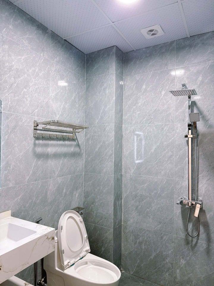 NHÀ 6 TẦNG THANG MÁY PHỐ HÀO NAM_42m2_NGÕ THÔNG_XÂY MỚI ĐẸP_VỀ Ở NGAY, hơn 10 tỷ