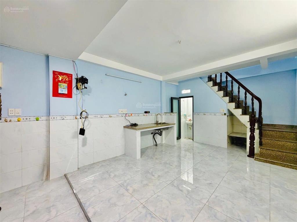 Nhà đẹp núi thành phường 13 tân bình 3 tầng kiên cố gần etown