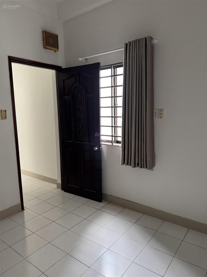 Cho thuê nhà nguyên căn hẻm xe hơi 8m hoàng hoa thám, p.13, tân bình