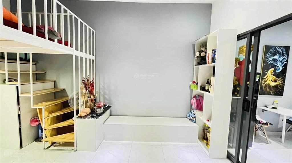 Căn hộ trung tâm bàu cát 1 đồng đen  căn góc 2 mặt ngay cầu thang,