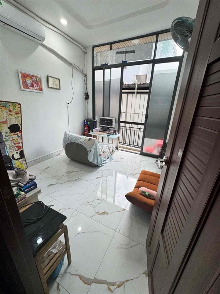 CHO NAM THUÊ PHÒNG CÓ BAN CÔNG WC RIÊNG