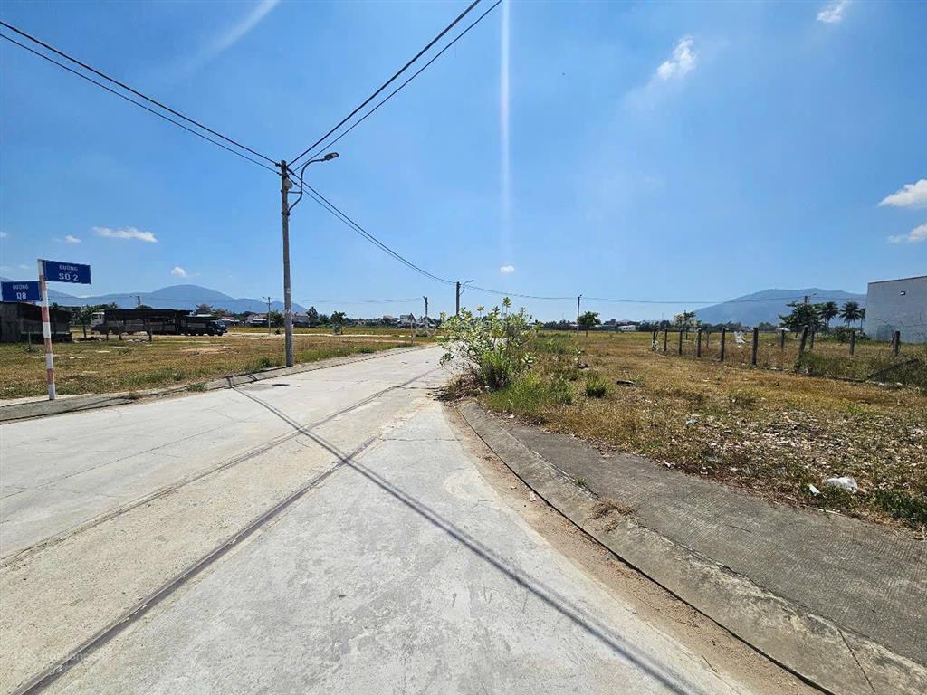Lô góc tái định cư diên lạc 265m2 giá 14tr/m2