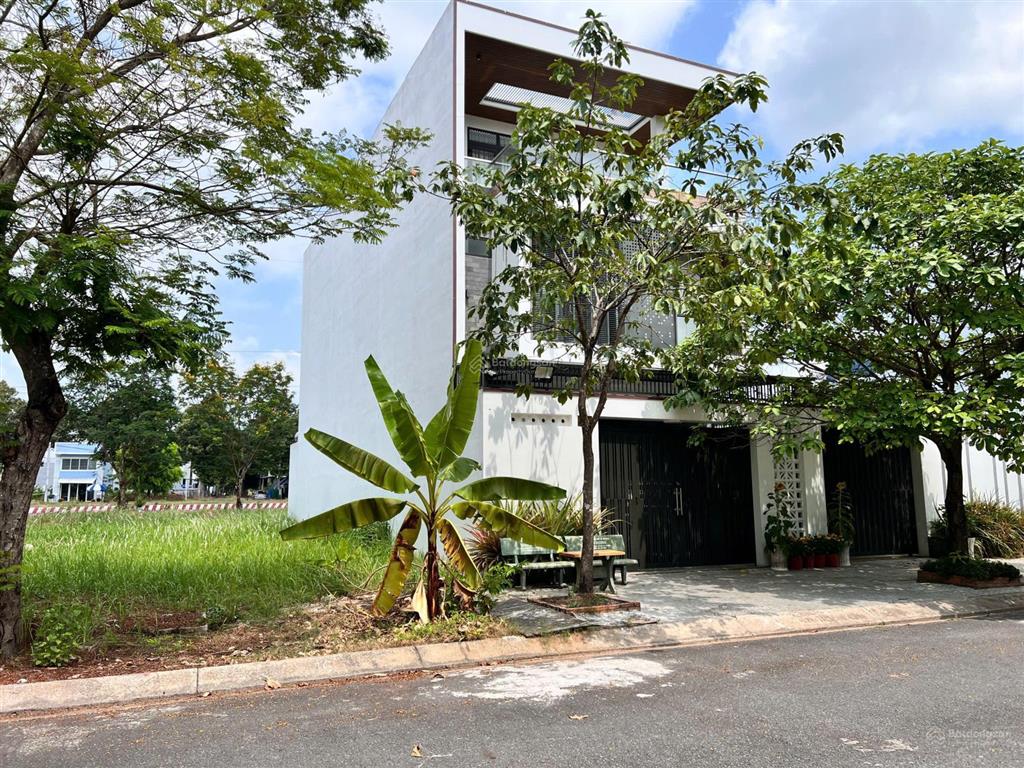 Bán đất đường số 4  khu green city  ngay aeon mall tân an