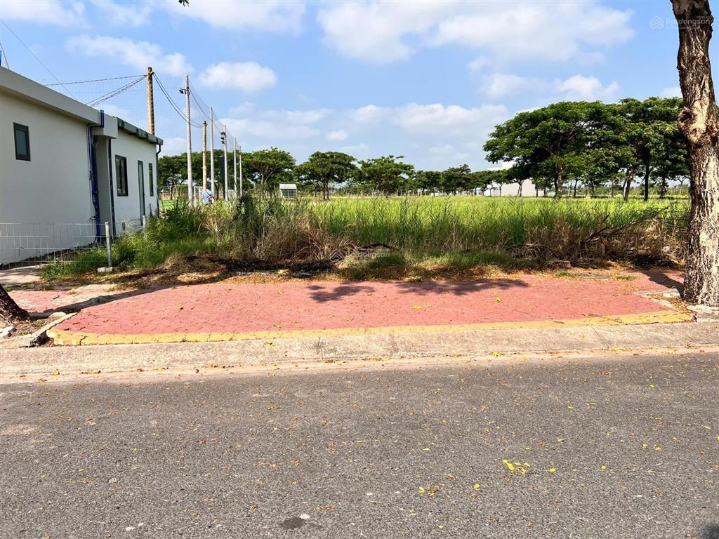 Chỉ 1 tỷ 8 sở hữu ngay lô đất 150m2 đối diện công viên sát trung tâm hành chính thủ thừa