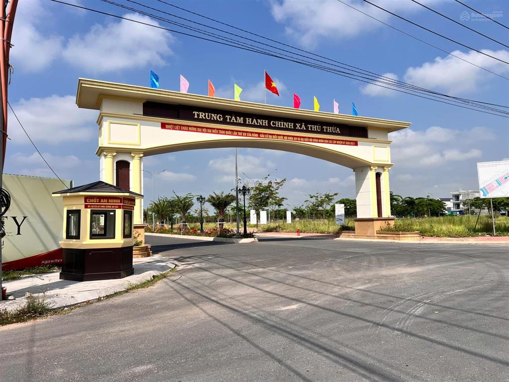 Chỉ 1 tỷ 8 sở hữu ngay lô đất 150m2 đối diện công viên sát trung tâm hành chính thủ thừa