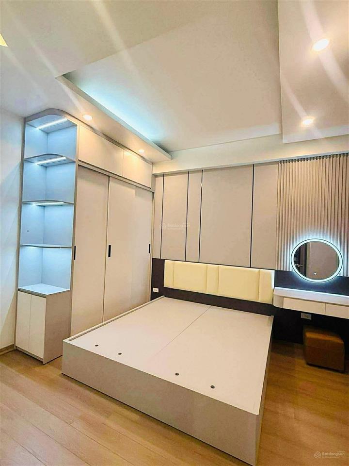 Nhà em cần bán căn 2 ngủ tòa hh2de xuân mai complex, yên nghĩa, hà đông.
 dt 70m2, 2pn, 2wc.