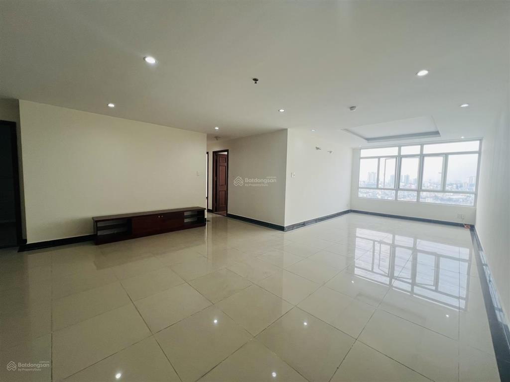Cho thuê căn hộ giai việt q8 115m2, 2pn nhà trống 12tr/tháng.  0907 778 ***