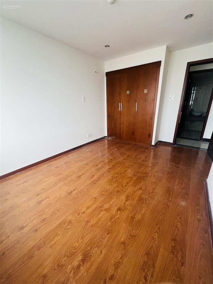 Cho thuê căn hộ giai việt q8 115m2, 2pn nhà trống 12tr/tháng.  0907 778 ***
