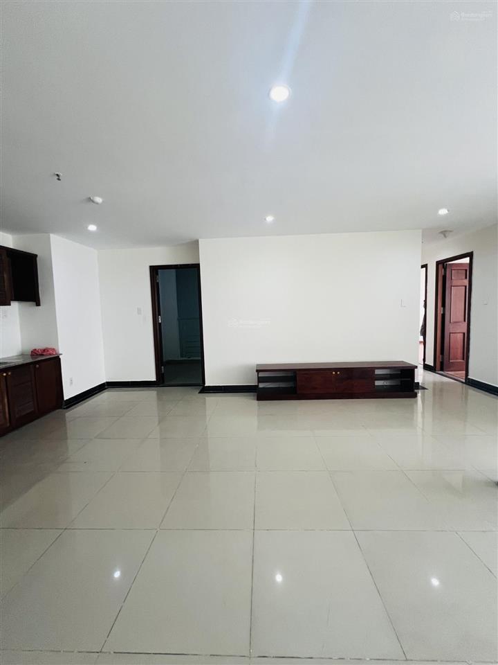 Cho thuê căn hộ giai việt q8 115m2, 2pn nhà trống 12tr/tháng.  0907 778 ***