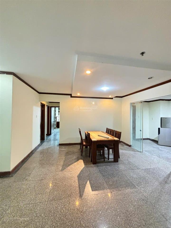 Cho thuê căn hộ giai việt q8 150m2 3pn ở ngay 16tr/tháng.  0907 778 ***