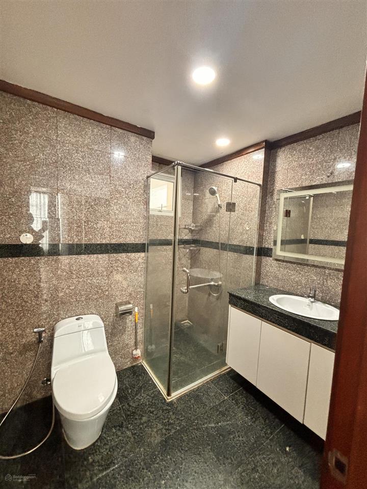 Bán căn hộ giai việt 150m2 3pn sổ hồng công chứng ngay 6tỷ4.  0907 778 ***