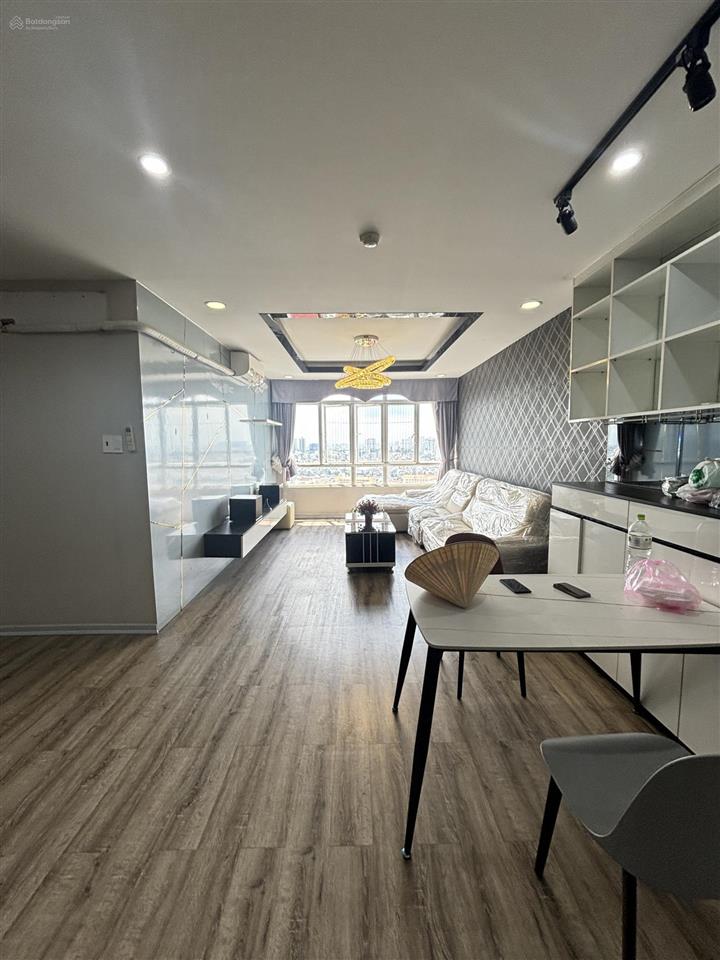 Cho thuê căn hộ duplex thông tầng giai việt q8 230m2 4 phòng ngủ full nội thất ở ngay. 0907 778 ***