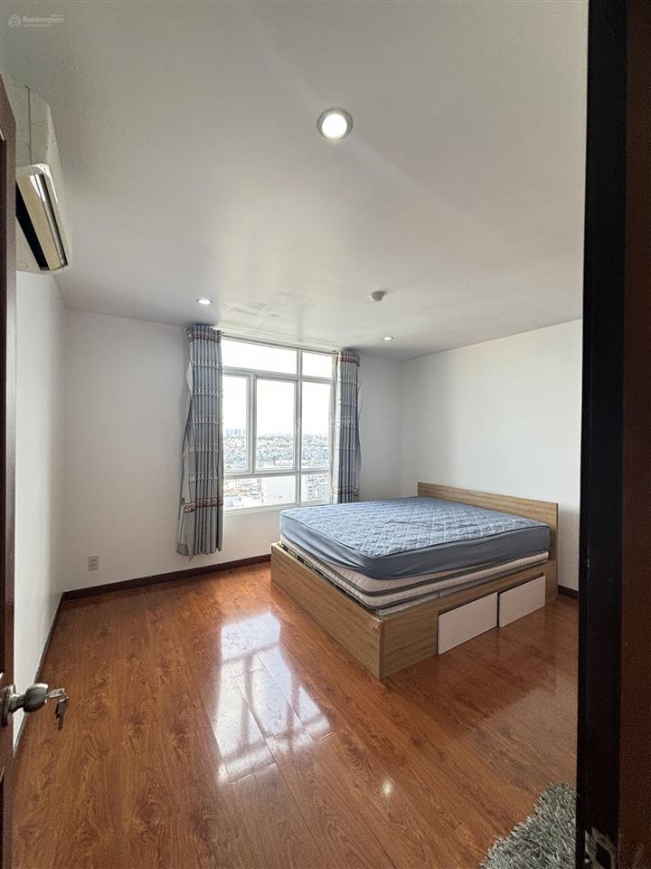 Cho thuê căn hộ giai việt q8 115m2 2pn ở ngay y hình, view cực đẹp.  0907 778 ***