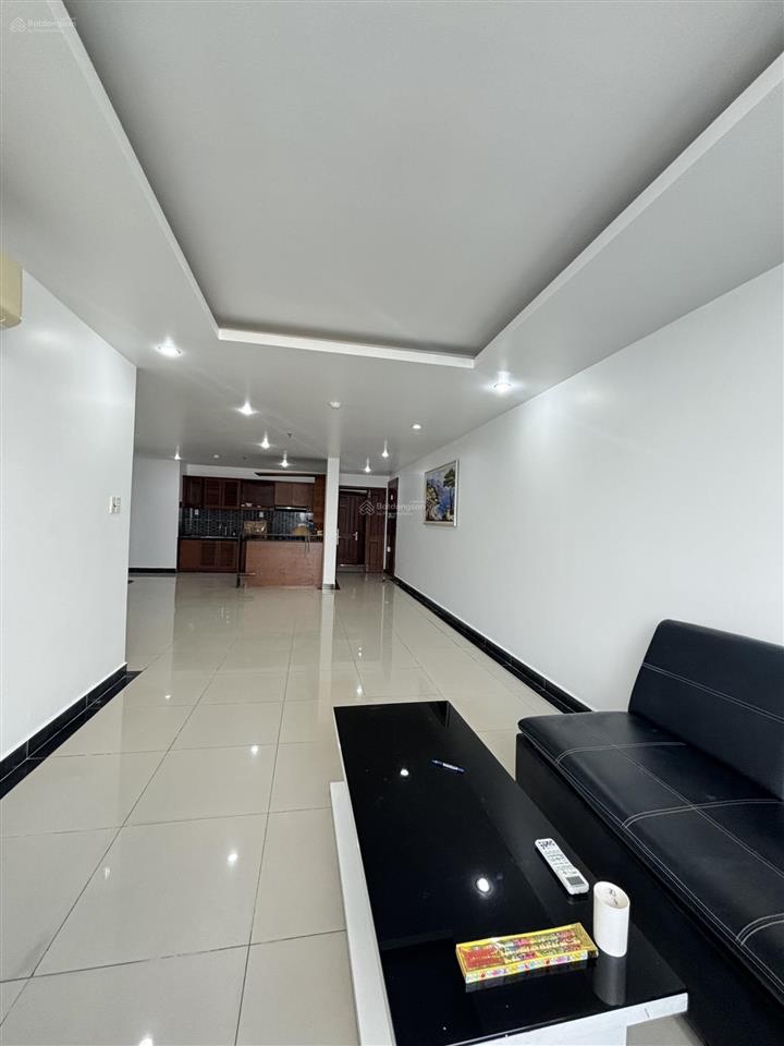 Cho thuê căn hộ giai việt q8 115m2 2pn ở ngay y hình, view cực đẹp.  0907 778 ***