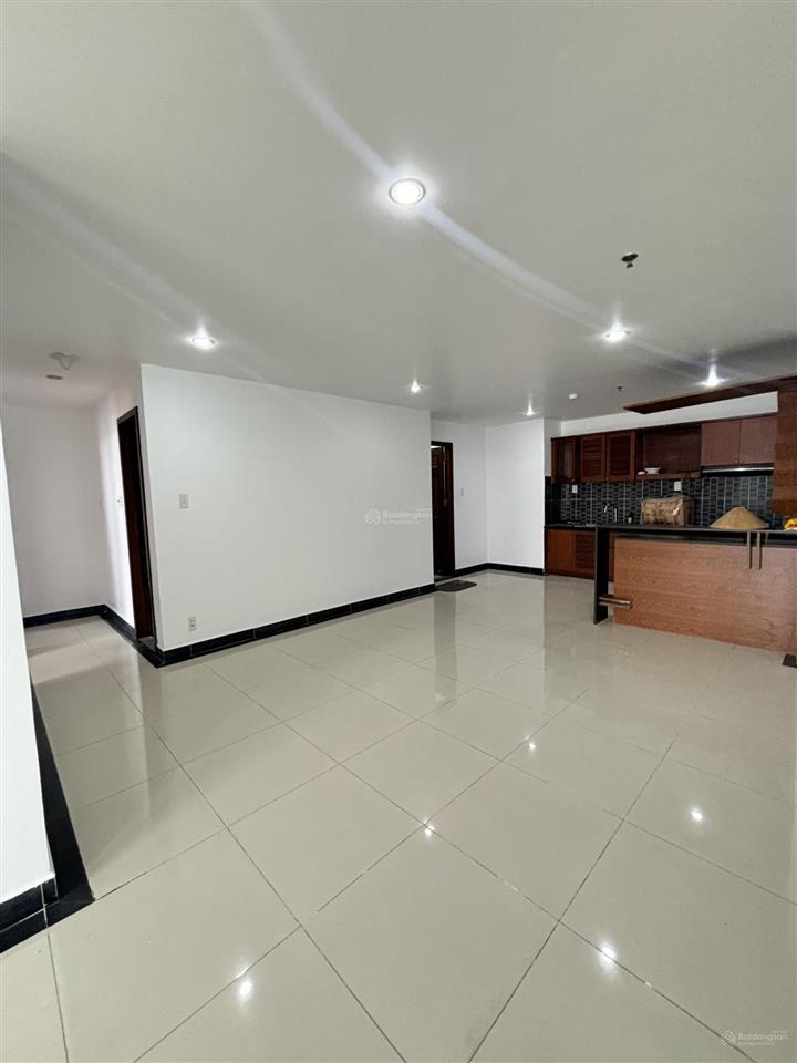 Cho thuê căn hộ giai việt q8 115m2 2pn ở ngay y hình, view cực đẹp.  0907 778 ***