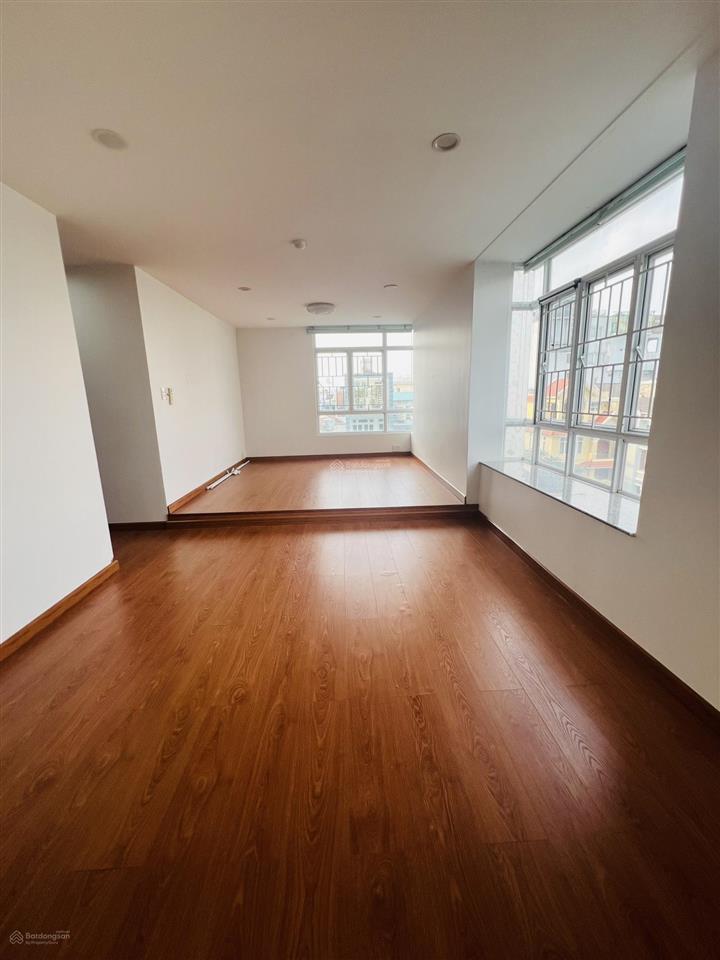 Bán căn hộ chánh hưng giai việt 150m2 3pn lầu cao chỉ 6tỷ2 rẻ thị trường.  0907 778 ***