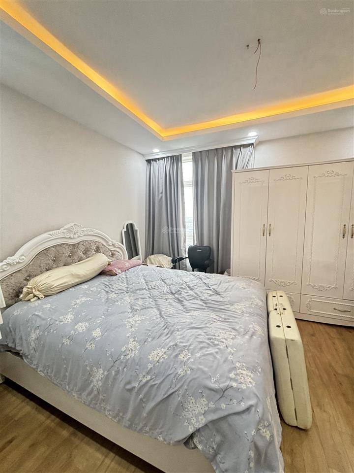 Bán nhanh căn hộ giai việt q8 82m2 sổ hồng ký ngay, ban công rộng chỉ 4,7 tỷ.  0907 778 ***