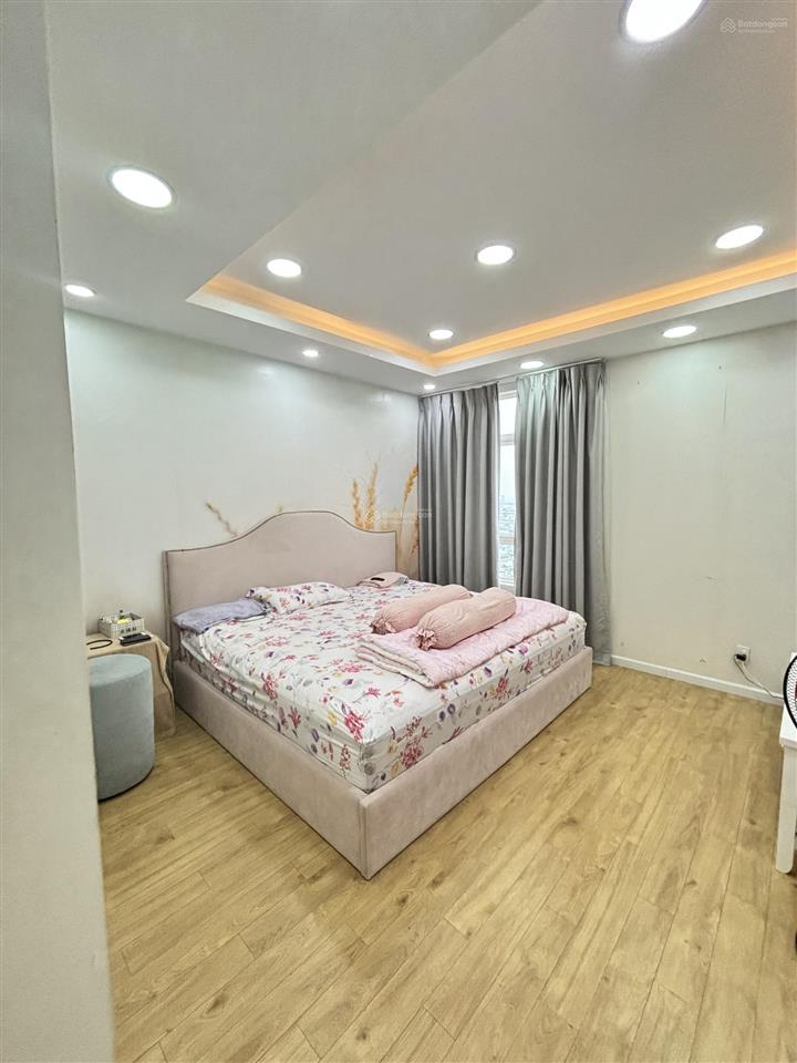 Bán nhanh căn hộ giai việt q8 82m2 sổ hồng ký ngay, ban công rộng chỉ 4,7 tỷ.  0907 778 ***