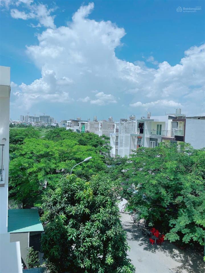 Bán nhà phố đẹp xuất sắc tại kdc phong phú 13e, 10,5 tỷ, 100m2 1 trệt 2 lầu sân thượng hc full