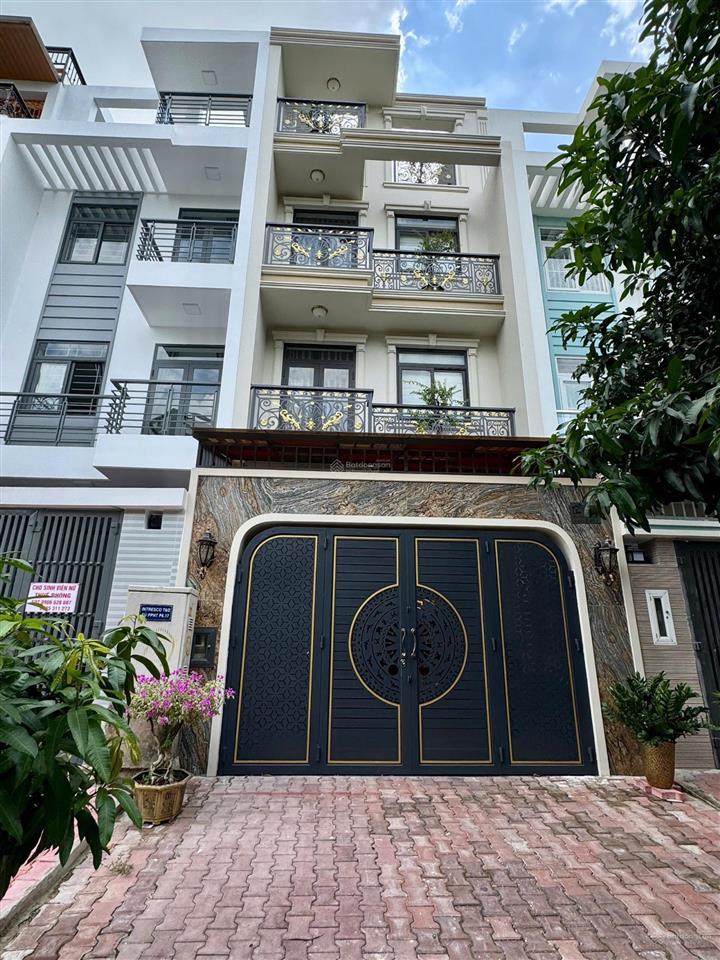 Bán nhà phố đẹp xuất sắc tại kdc phong phú 13e, 10,5 tỷ, 100m2 1 trệt 2 lầu sân thượng hc full
