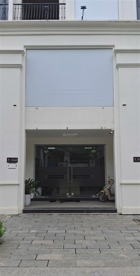 Nhà phân lô giáp mặt đường ql 32 không quy hoạch giá tốt