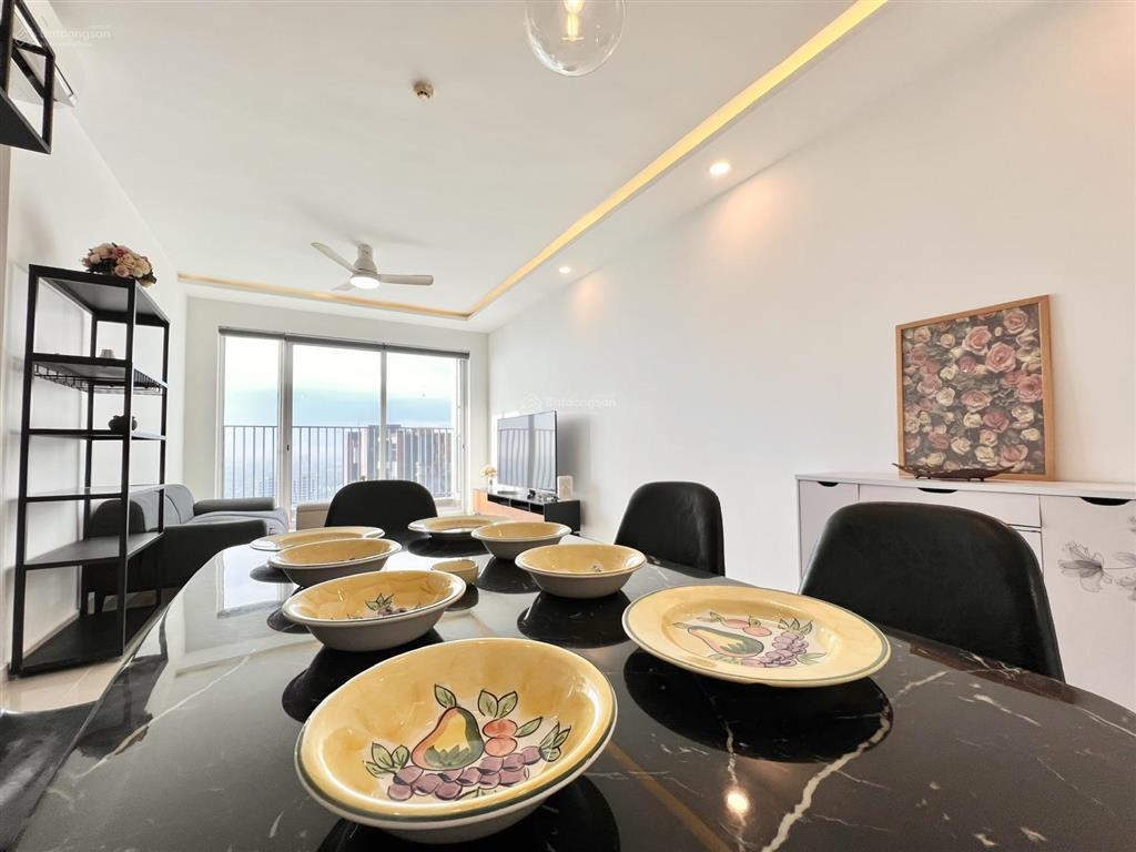 Căn hộ 2pn diện tích rộng lầu cao, view thoáng đang sẵn hđt