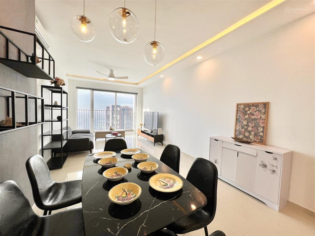 Căn hộ 2pn diện tích rộng lầu cao, view thoáng đang sẵn hđt