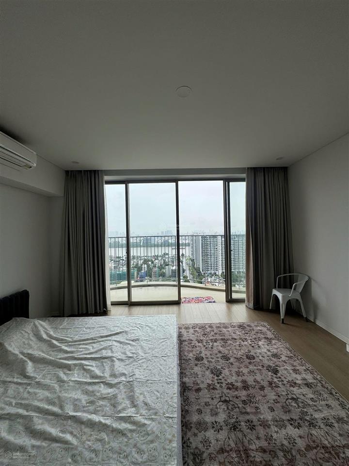 Cho thuê căn hộ duplex lầu cao view panorama toàn thành phố