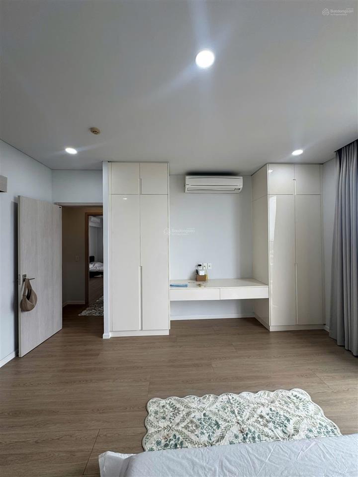 Cho thuê căn hộ duplex lầu cao view panorama toàn thành phố