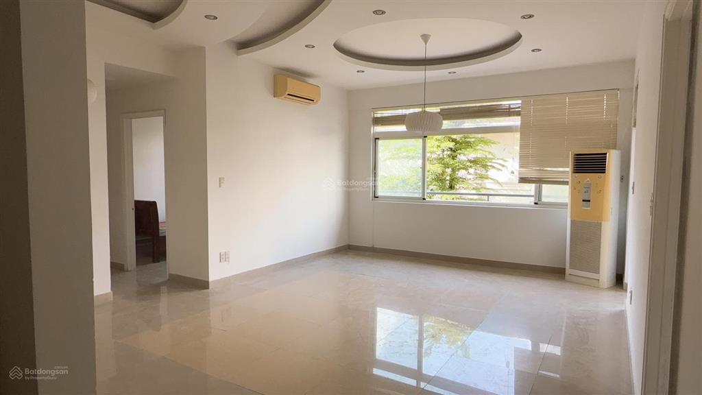 Bán chcc cảnh viên 2, q7, lầu 3 view biệt thự sân vườn