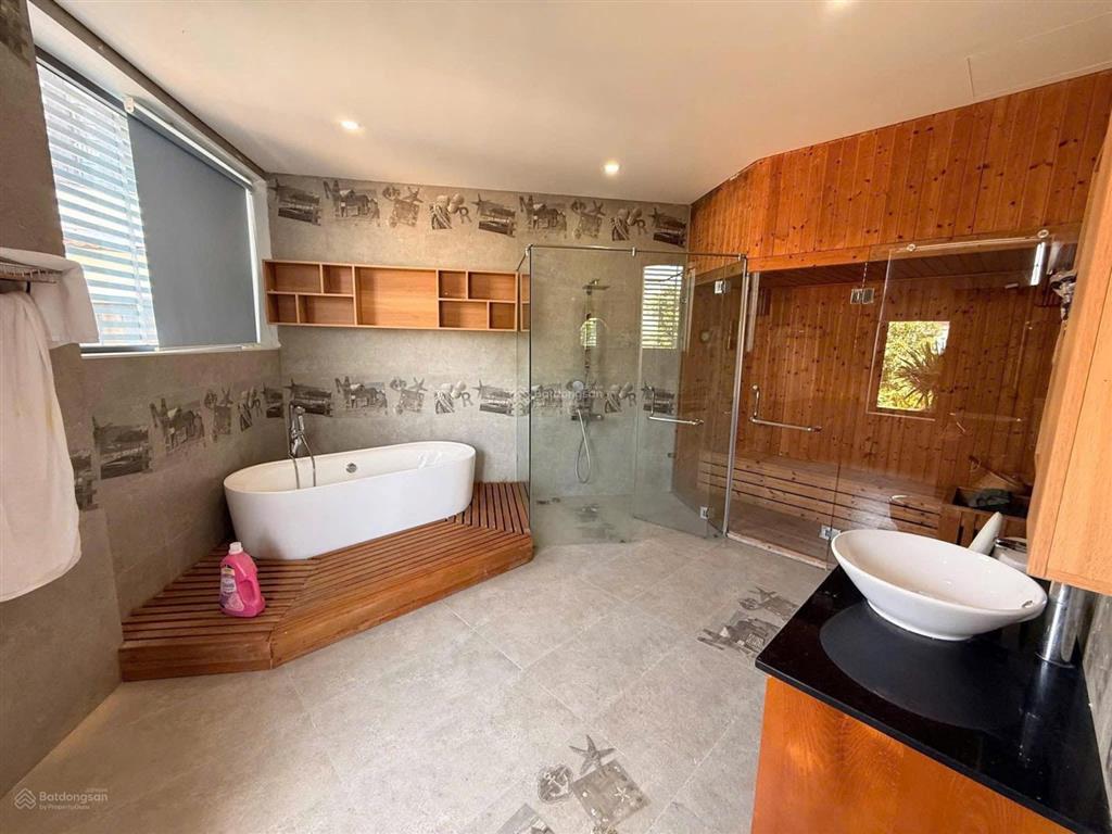 Cho thuê villa hồ bơi mới 100% 5pn 6wc nam việt á