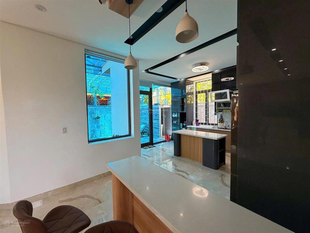 Cho thuê villa hồ bơi mới 100% 5pn 6wc nam việt á