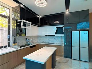 Cho thuê villa hồ bơi mới 100% 5pn 6wc nam việt á
