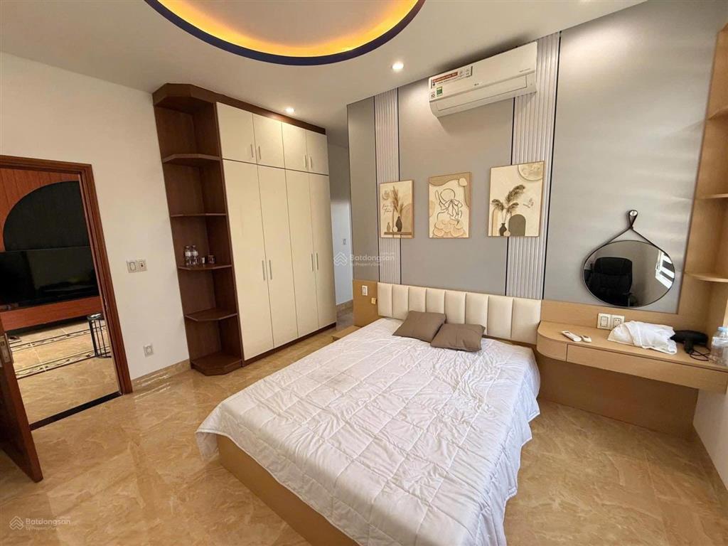 Cho thuê villa hồ bơi mới 100% 5pn 6wc nam việt á