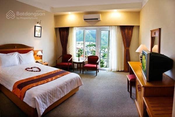 Cần bán khách sạn 46 tỷ 43 phòng, tp. ngay chợ đêm đà lạt