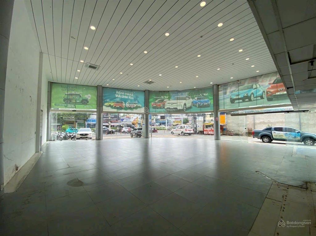 Bán nhà 40 tỷ mặt tiền trung tâm tp đà lạt