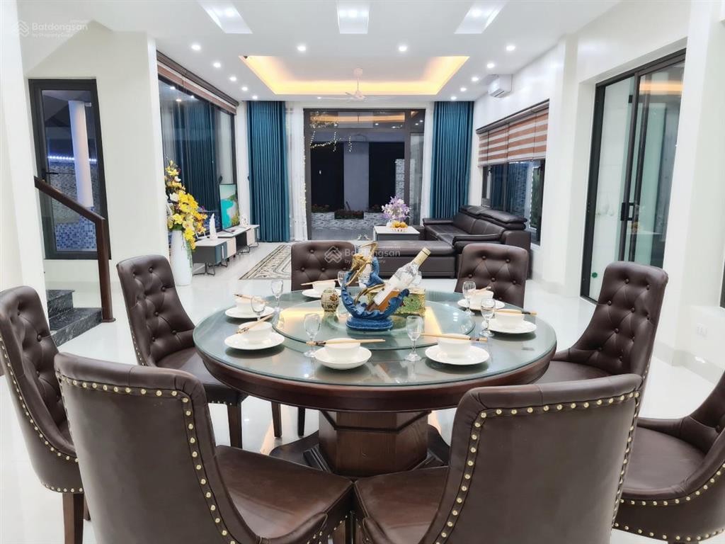 Chính chủ bán nhanh biệt thự sb ngay chợ quê, bãi tắm flc. giá bán nhanh trong tuần 12,3 tỷ.