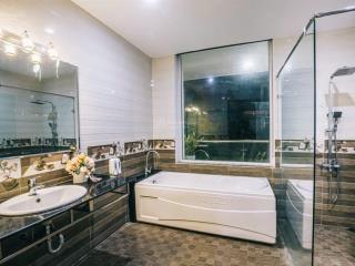 Chính chủ giảm giá bán nhanh, biệt thự đường hồ xuân hương hướng đông. giá 13,3 tỷ